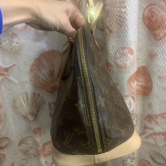 Auth Vintage Louis Vuitton Alma Classic Monogram Bag, Crossbody, Dustbag 😍 - Picture 8 of 15